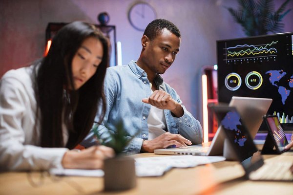 Comment les prêts immobiliers peuvent-ils intégrer des clauses d'assurance pour couvrir les risques climatiques ?