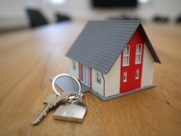 Quelles sont les meilleures pratiques pour évaluer la valeur d'un bien immobilier avant l'achat ?