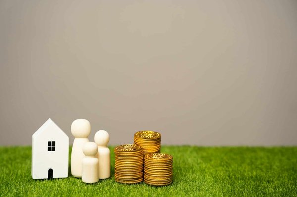 Comment un prêt pour travaux peut-il être intégré dans un refinancement immobilier pour améliorer l'efficacité énergétique du bien ?